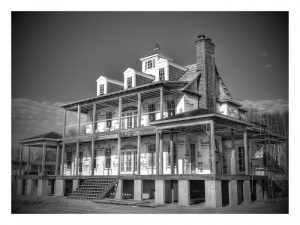 Loraditch Bay home construction black and white